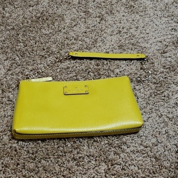 kate spade Handbags - NWOT green Kate spade small handbag.